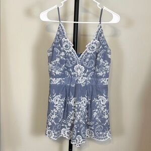 EUC Cals Romper Chambray Blue White Floral Embroidered Size Medium